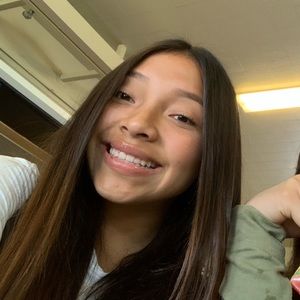 Meet your Posher, Dayana